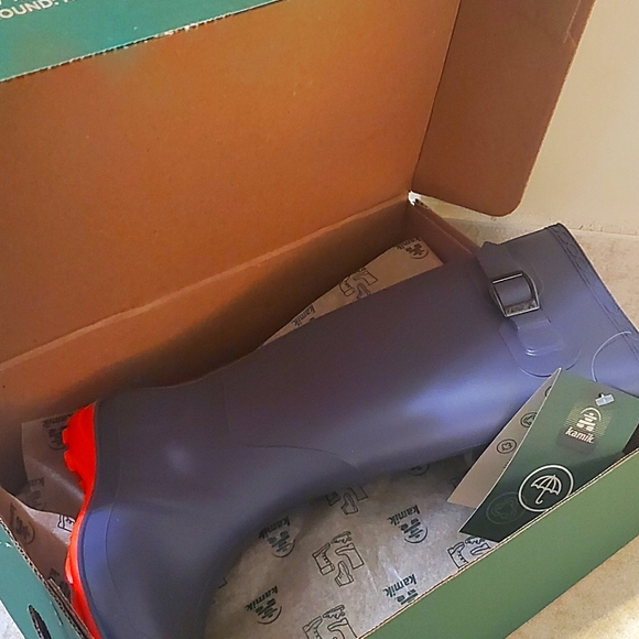 Kamik size 6 "Olivia" boots - Picture 3 of 8